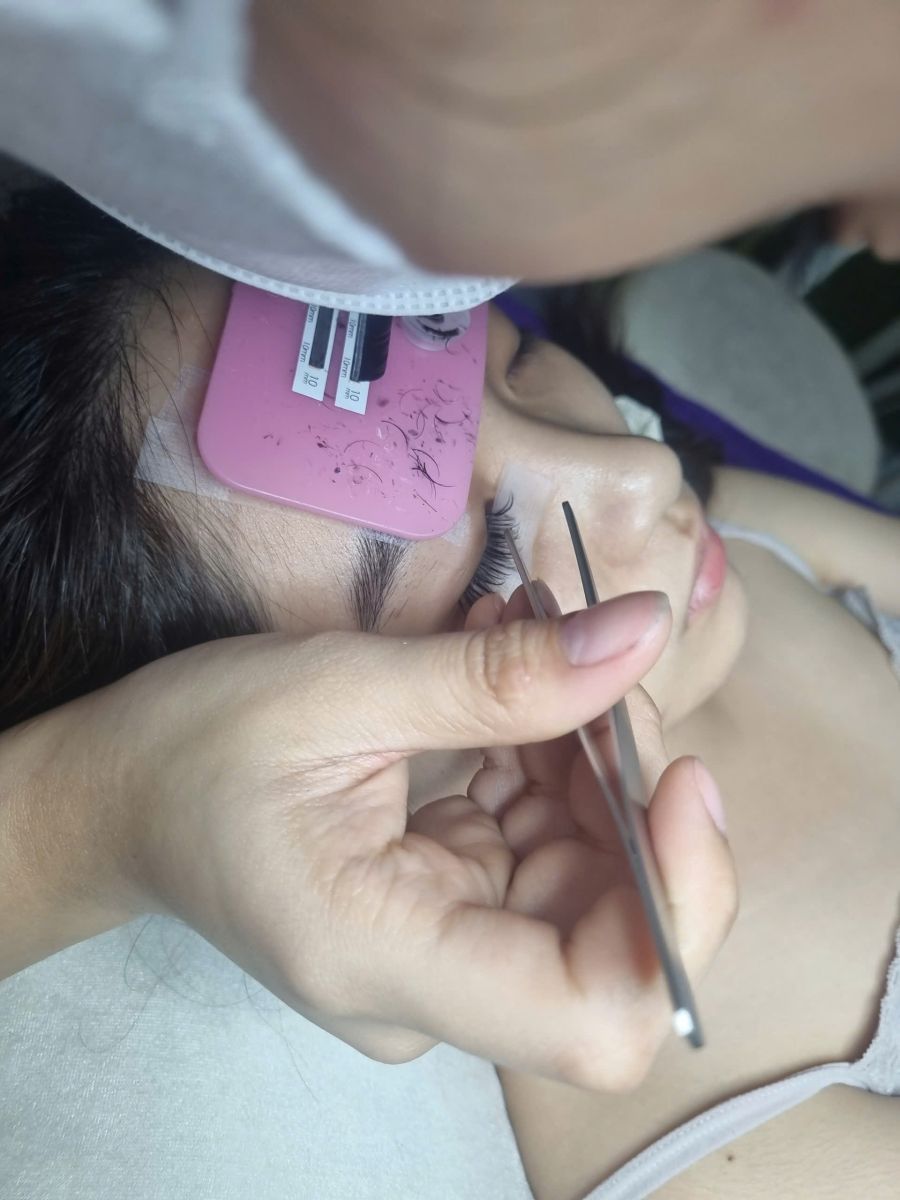 Địa Chỉ Nối Mi Đẹp TP.HCM - Nối Mi Thiết Kế Tự Nhi&ecirc;n Gi&aacute; Tốt