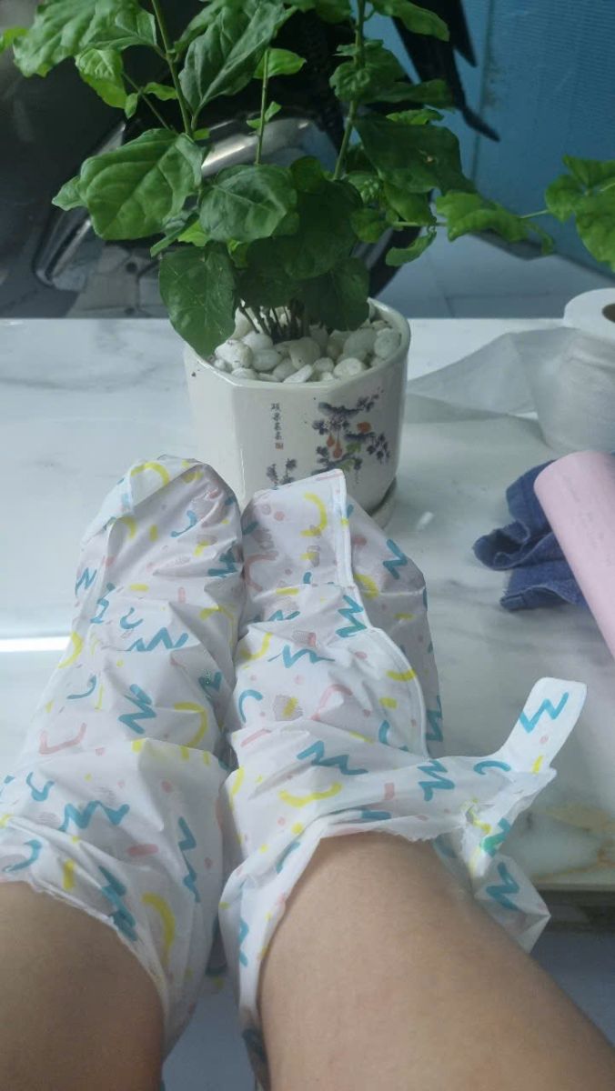 Trải Nghiệm Foot Peeling Mask Hàn Quốc: Chia Sẻ Thật Tế Cho Đôi Chân Mềm Mịn