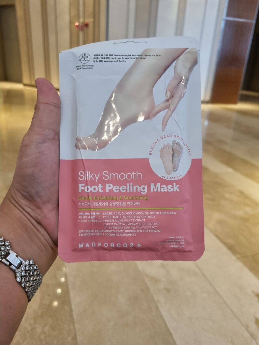 Trải Nghiệm Foot Peeling Mask Hàn Quốc: Chia Sẻ Thật Tế Cho Đôi Chân Mềm Mịn