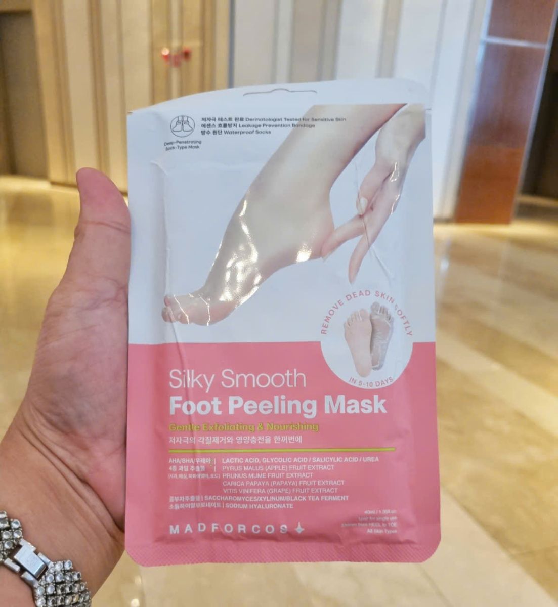 Trải Nghiệm Foot Peeling Mask Hàn Quốc: Chia Sẻ Thật Tế Cho Đôi Chân Mềm Mịn