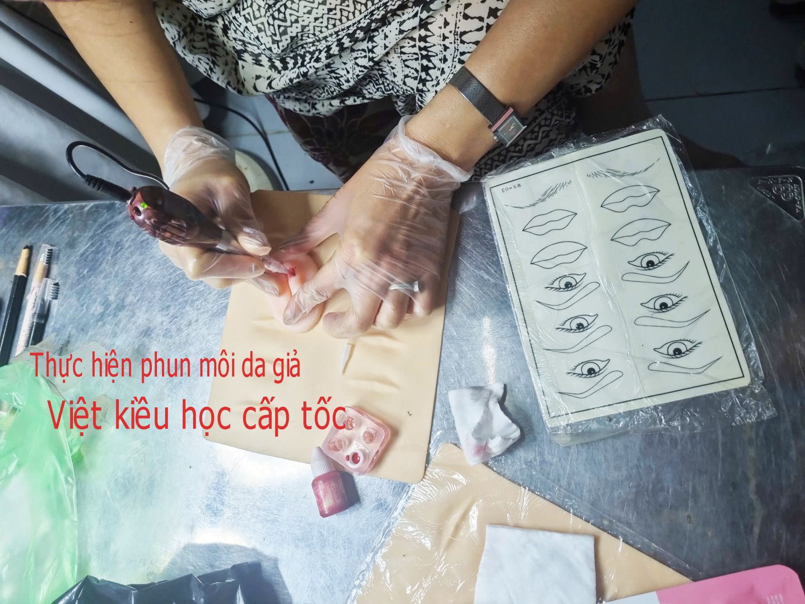 Học Phun Xăm Bao L&acirc;u Ra Nghề? Lộ Tr&igrave;nh Thực Chiến 1 Th&aacute;ng Bao Ra Nghề