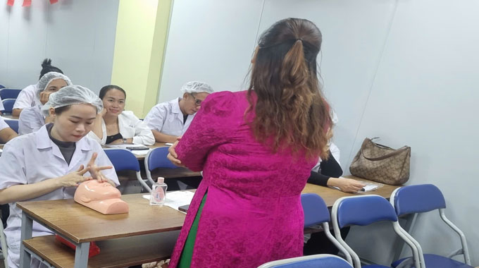 https://spangoctrinh.com/dao-tao/chi-phi-hoc-spa-mo-tiem-can-chuan-bi-nhung-gi-thuc-te-de-hieu.html