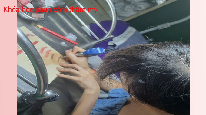  khoa-hoc-phun-xam-combo-may-moi-tphcm-spa-ngoc-trinh.jpg