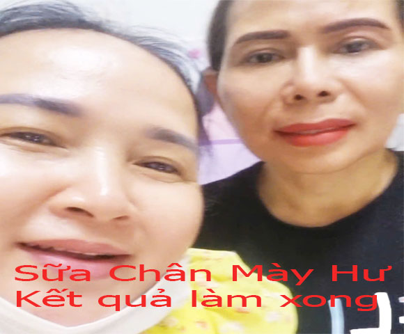 Chuy&ecirc;n gia đang tiến h&agrave;nh kỹ thuật đi&ecirc;u khắc phẩy sợi t&aacute;i tạo d&aacute;ng m&agrave;y mới cho nền ch&acirc;n m&agrave;y từng bị hỏng
